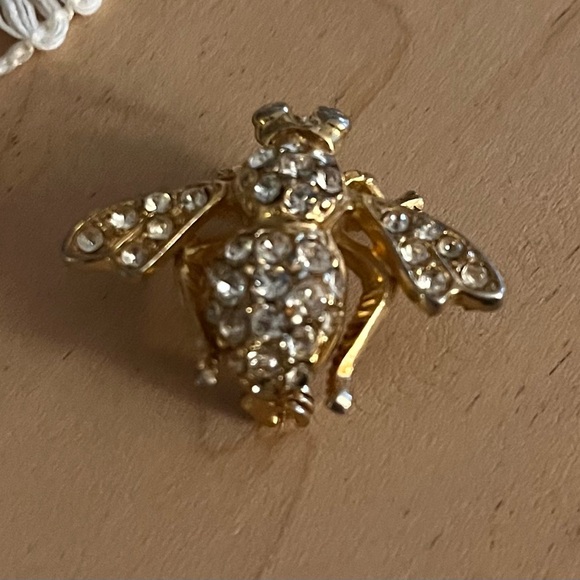 Vintage Bee Brooch - Picture 3 of 4